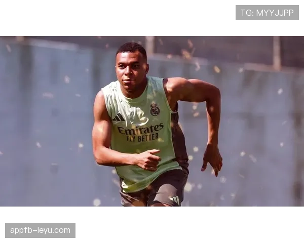 姆巴佩转型中锋引领战术革新，突破传统角色开启新时代