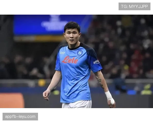 金玟哉荣膺意甲最佳后卫，稳健表现彰显实力与潜力